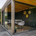 panele szklane bezramowe