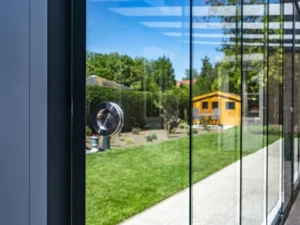 Szklane panele bez ramy do pergoli tarasowej z aluminiowym uchwytem