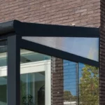 Zabudowa trójkąta bocznego pergoli aluminiowej RAL9005