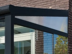 Zabudowa trójkąta bocznego pergoli aluminiowej RAL9005