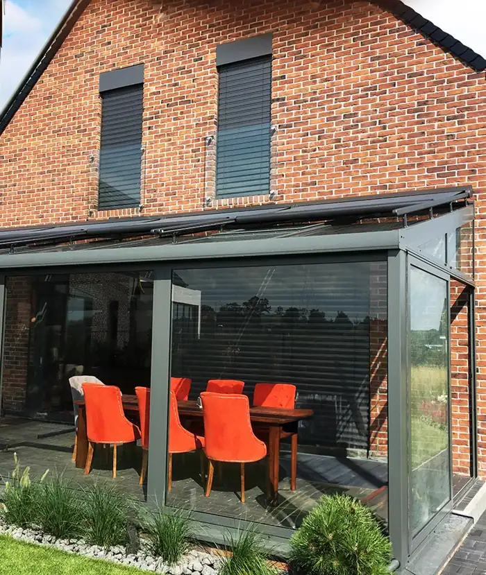 Roleta na zadaszenie tarasu ze szkła